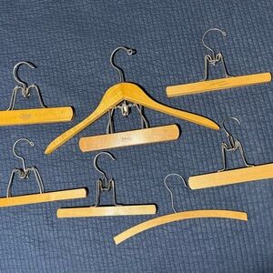 Wooden Clothes Hangers Set